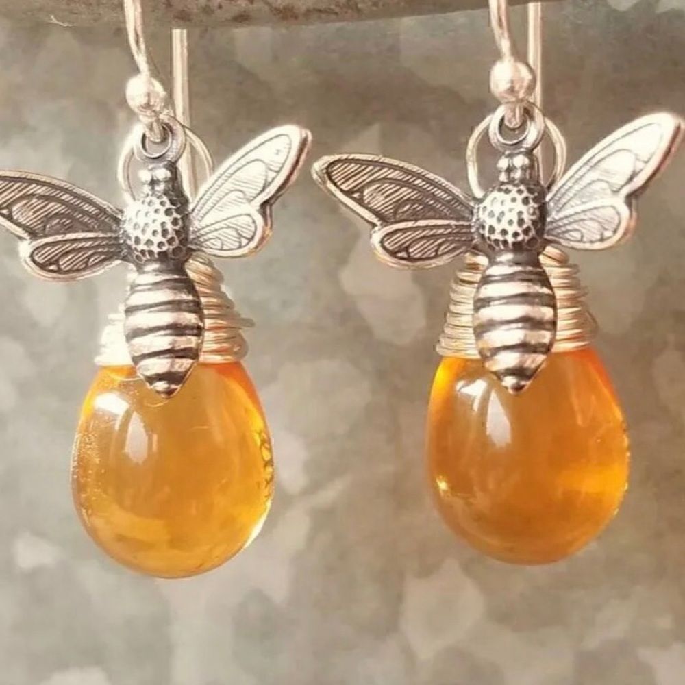 🐝 Betsey Johnson honeybee drop dangle earrings 🐝